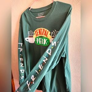 💚FRIENDS long sleeve shirt💚